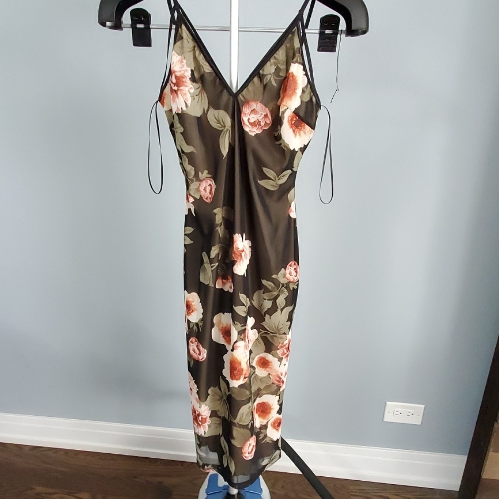 Brand new Guess dress size M